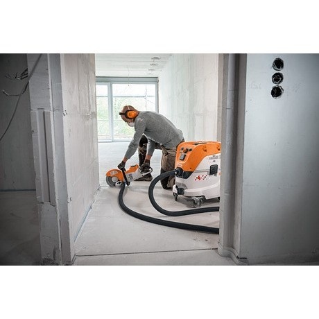 STIHL SE 133 ME ODKURZACZ ELEKTRYCZNY