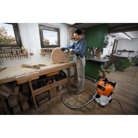 STIHL SE 122 E ODKURZACZ ELEKTRYCZNY